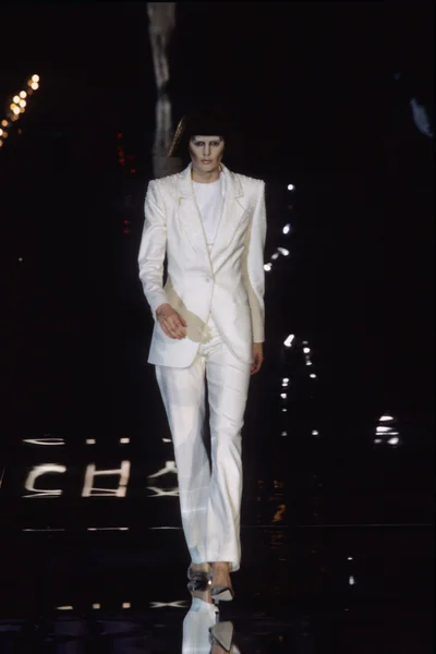 Look 10